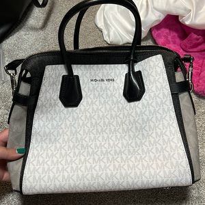 Michael Kors medium size bag. Never used.
